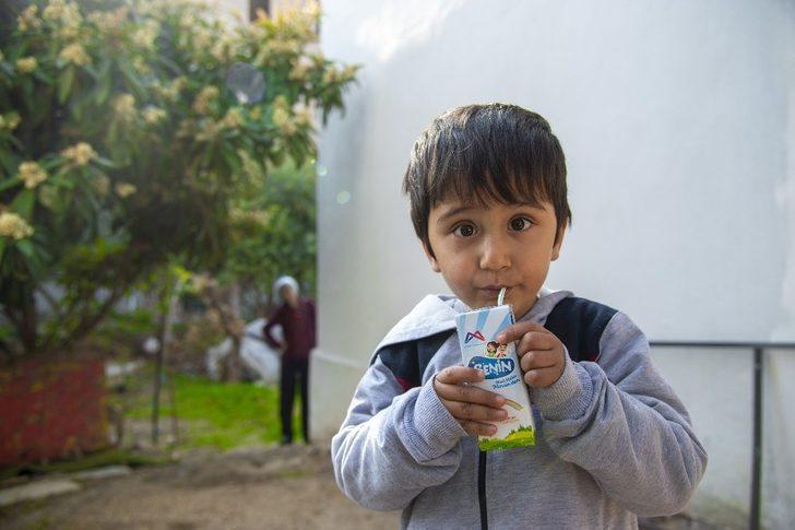 Mersin Büyükşehir Belediyesi 1,5 milyon paket okul sütü dağıtacak G2