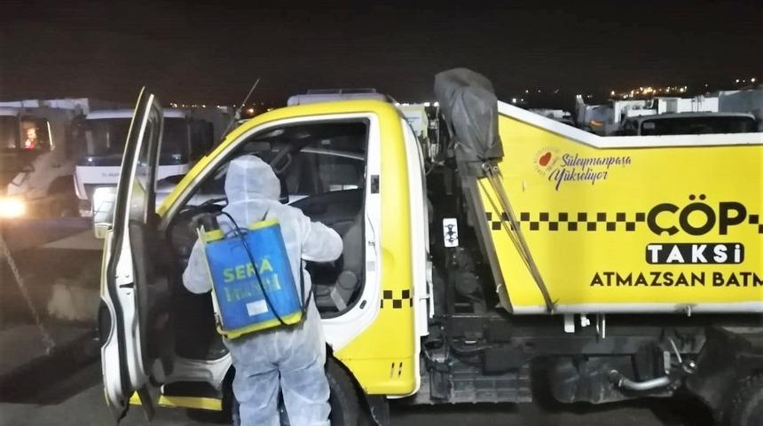 Çöp konteynerleri ve toplama araçları her gün arındırılıyor