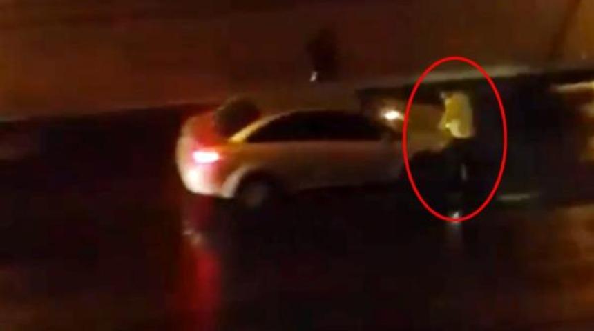 Antalya'da 2 sürücü, polisin üzerine araçlarını sürdü