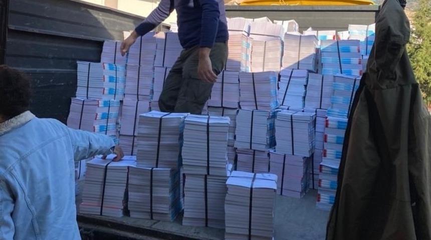 BAYSEM&rsquo;li &ouml;ğrencilere sınavlara hazırlık kitabı