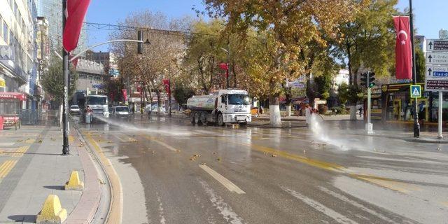 Büyükşehir temizlik çalışmalarına aralıksız devam ediyor