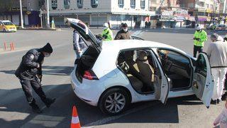 'Yeğenimi hastaneye götürüyorum' dediği otomobilden uyuşturucu çıktı