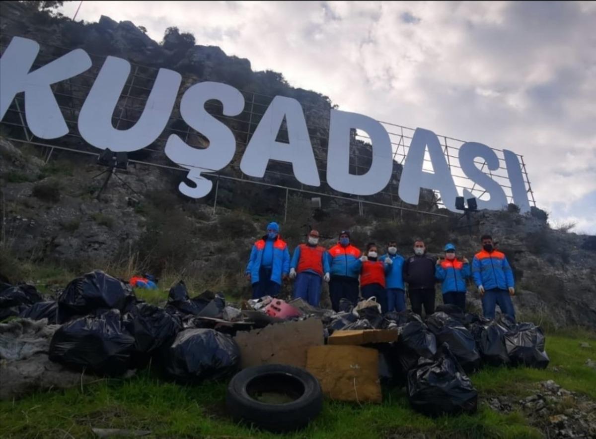 Kuşadası&rsquo;nda sokağa &ccedil;ıkma kısıtlamasında temizlik seferberliği