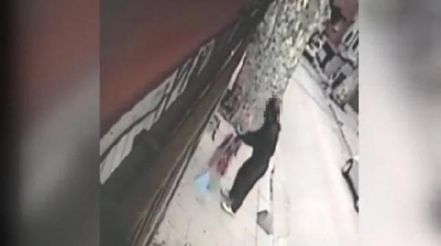 Beykoz'da bayrakları yere atan şüpheli yakalandı