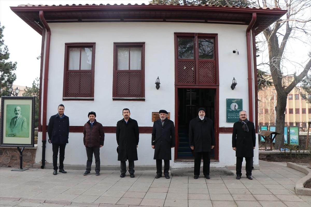 İstiklal şairi Mehmet Akif Ersoy, vefatının 84'&uuml;nc&uuml; yılında Taceddin Dergahı'nda anıldı