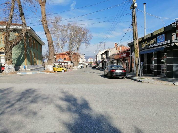 Pazaryeri’nde cadde ve sokaklar boş kaldı G3