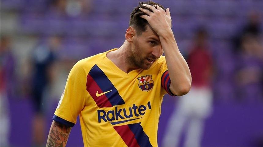 Barcelona, şampiyonluğa havlu attı