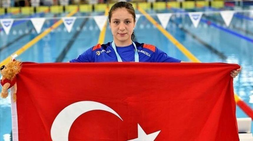 Milli yüzücü Merve Tuncel, 800 metre serbest stilde olimpiyat A barajını geçti