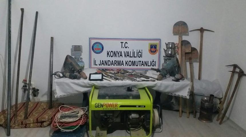 Konya'da jandarmadan ka&ccedil;ak kazıya su&ccedil;&uuml;st&uuml;