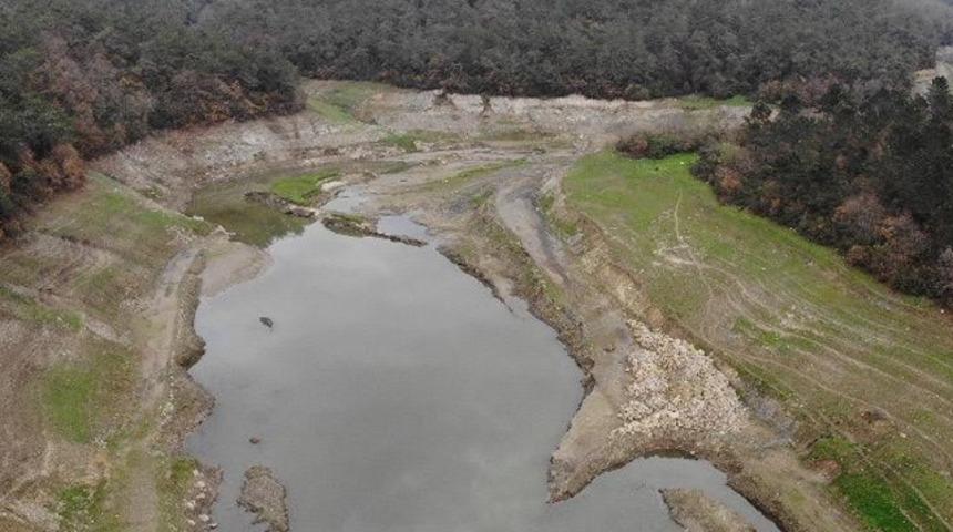 İstanbul'da korkutan görüntü! Elmalı Barajında sular çekildi