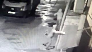 Adana'da hırsızlık şüphelileri polise ateş açıp kaçmaya çalıştı