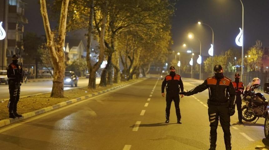 Sakarya&rsquo;da kısıtlamaya uymayan 196 kişiye 228 bin TL para cezası