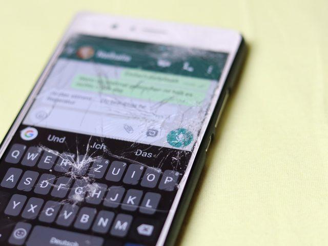 R&uuml;yada telefonun kırılması