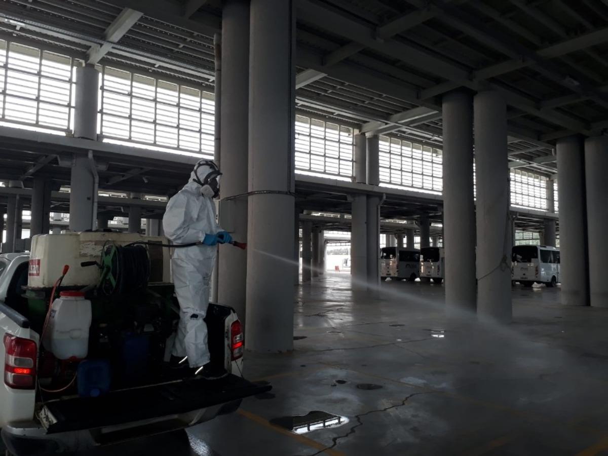 Gebze&rsquo;de kısıtlama g&uuml;nlerinde belediyenin &ccedil;alışmaları s&uuml;r&uuml;yor