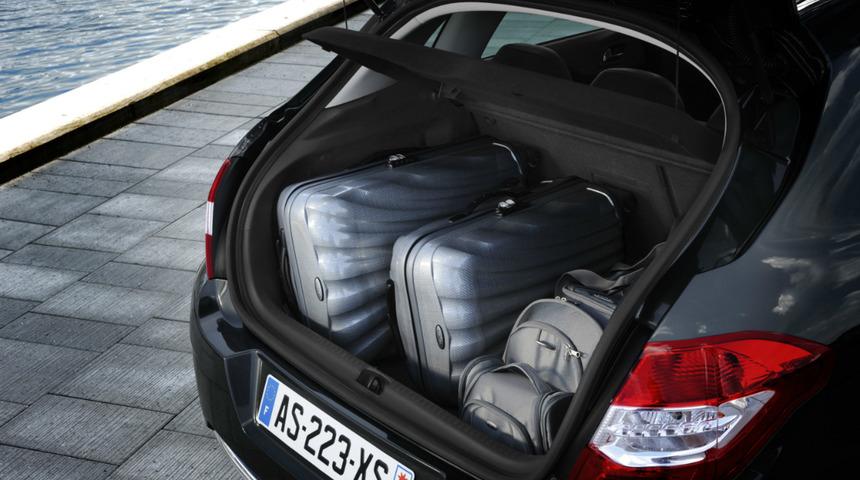 En b&uuml;y&uuml;k bagaj hacmine sahip 10 D segmenti arabalar hangileri?