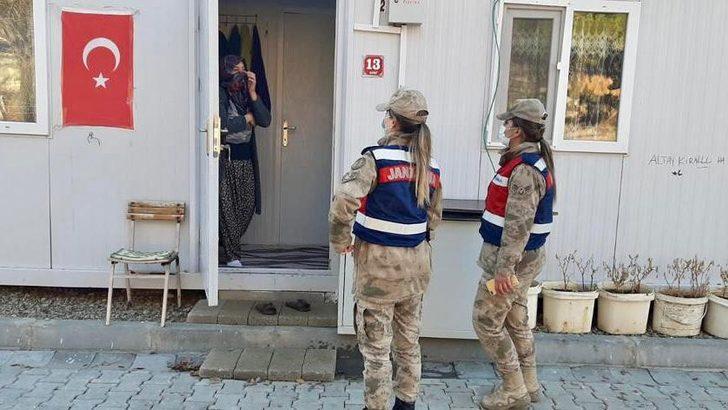 Elazığ’da depremzede çocuklara jandarmadan moral ziyareti G4