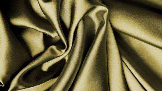 Göz alıcı parlaklık, kusursuz dokunuş: Atlas kumaş nedir? Özellikleri nelerdir?