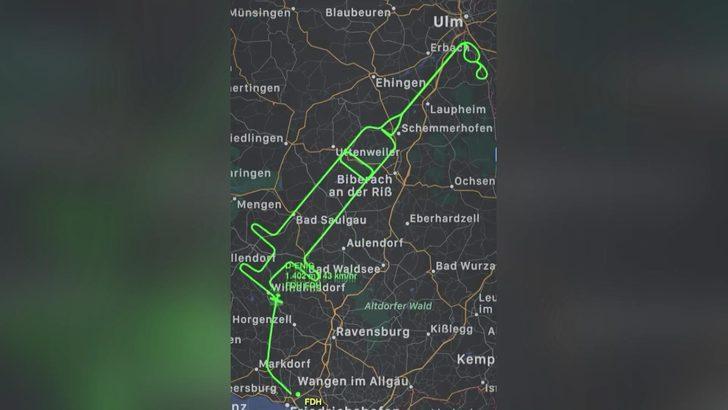 Almanya'da genç pilot gerçekleştirdiği uçuşla gökyüzüne dev şırınga resmi çizdi G3