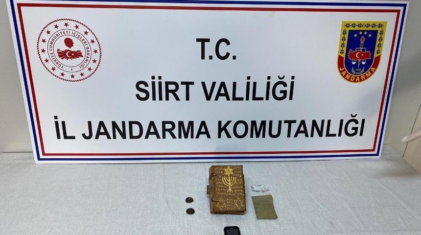 Siirt&rsquo;te tarihi eser niteliğinde 3 par&ccedil;a ve uyuşturucu madde ele ge&ccedil;irildi