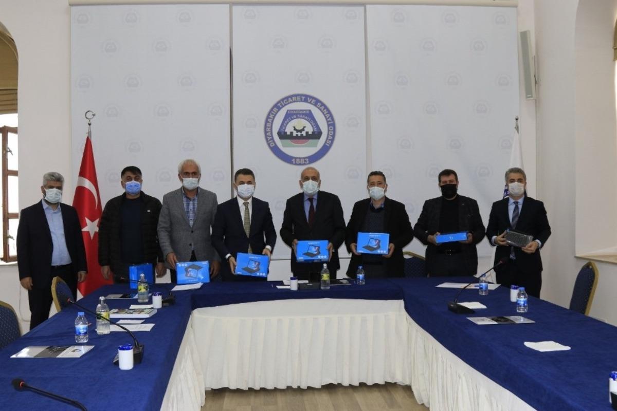 TOBB&rsquo;den Diyarbakır&rsquo;a tablet desteği
