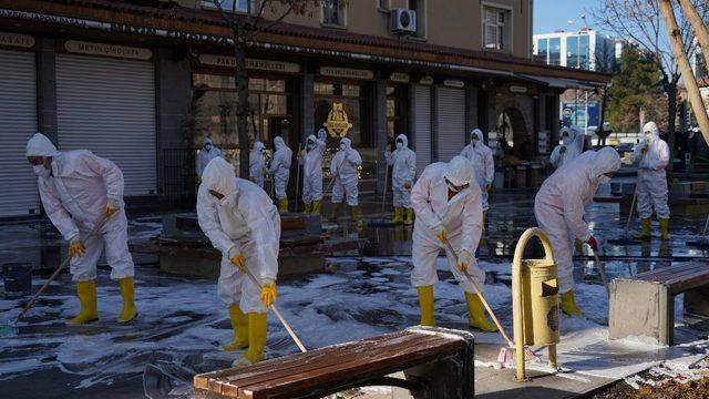 Diyarbakır Büyükşehir Belediyesinden 180 personel ve 44 araçla temizlik çalışması