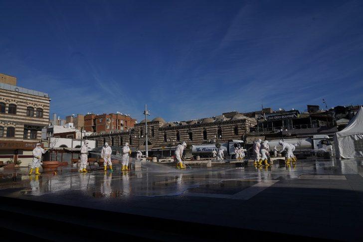 Diyarbakır Büyükşehir Belediyesinden 180 personel ve 44 araçla temizlik çalışması G2