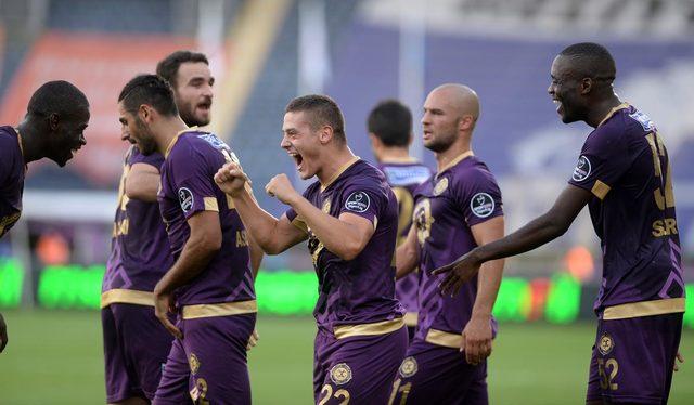 Osmanlıspor - Trabzonspor maçından kareler