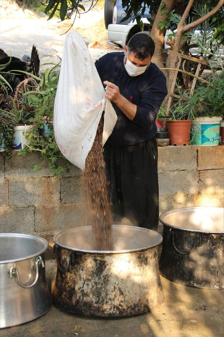 Mersin'de keçiboynuzunun pekmeze yolculuğu başladı G3