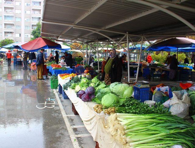 Efeler’de semt pazarlarının günü değişti