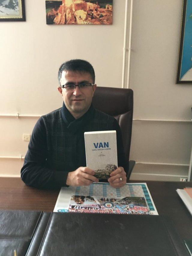 Van’ın kent tarihine ve sosyolojisine katkı sunan bir kitap daha yayımlandı