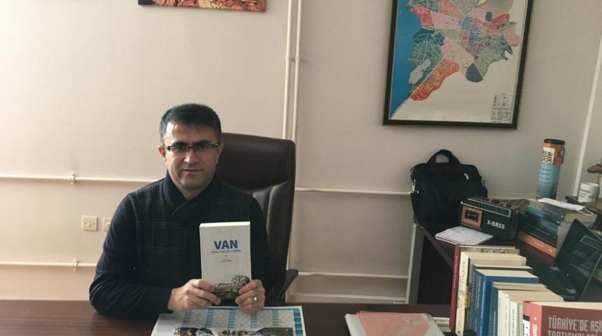 Van&rsquo;ın kent tarihine ve sosyolojisine katkı sunan bir kitap daha yayımlandı