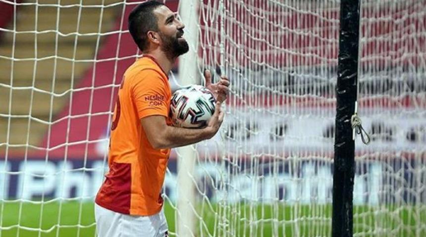 Arda Turan'ın Galatasaray'daki performansına İspanyol basını &ouml;vg&uuml;ler yağdırdı