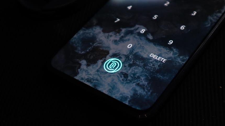 OnePlus 9 prototipi satışa çıktı, fiyatı dudak uçuklattı!