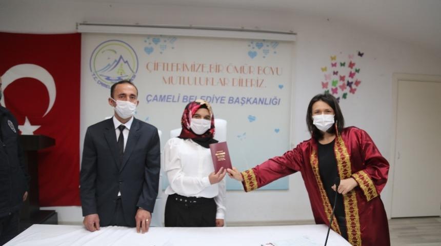 Yılın son çifti ‘Evet’ dedi