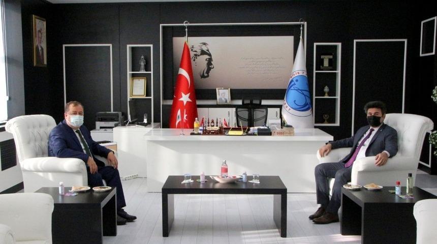 Başkan Ramazan Rektör Karacoşkun’la bir araya geldi