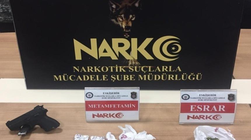 Eskişehir&rsquo;de torbacılara y&ouml;nelik operasyon: 2 g&ouml;zaltı
