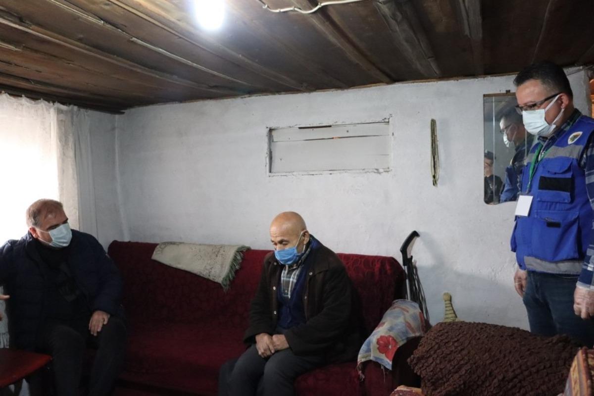 Safranbolu Kaymakamı T&uuml;rk&ouml;z&rsquo;den 65 yaş &uuml;zeri vatandaşlara ziyaret