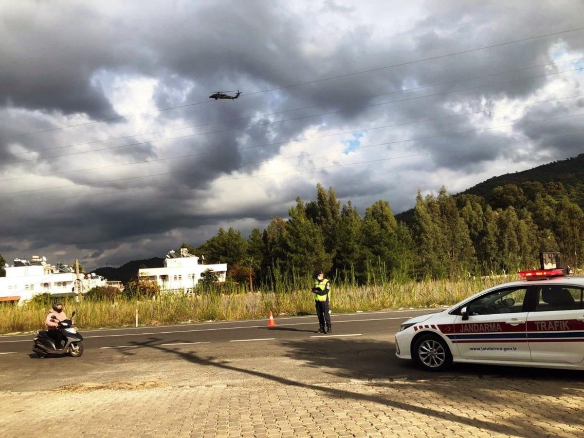 Jandarma&rsquo;dan helikopterli trafik denetimi