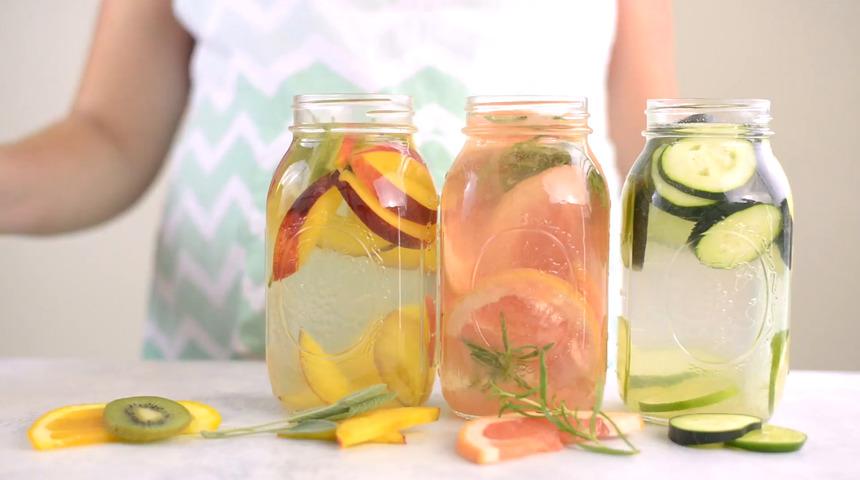 Kavurucu Sıcaklarda Kesinlikle İ&ccedil;meniz Gereken 4 Detoks Suyu