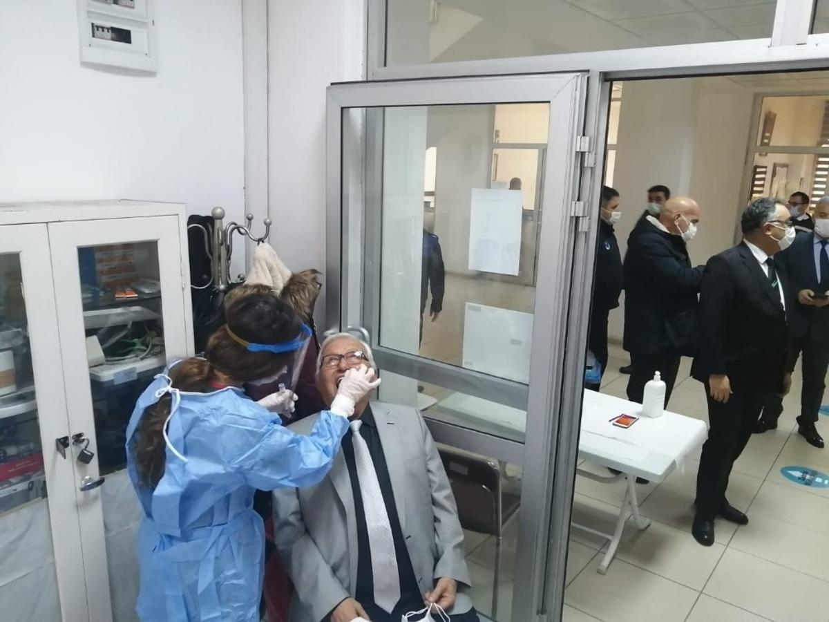 Kdz. Ereğli Belediyesi personeline Covid 19 testi yapılıyor