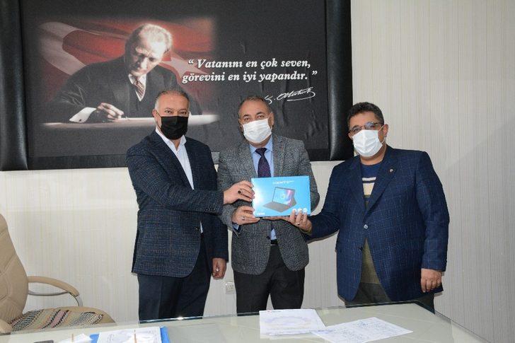 TATSO’dan öğrencilere tablet desteği G1