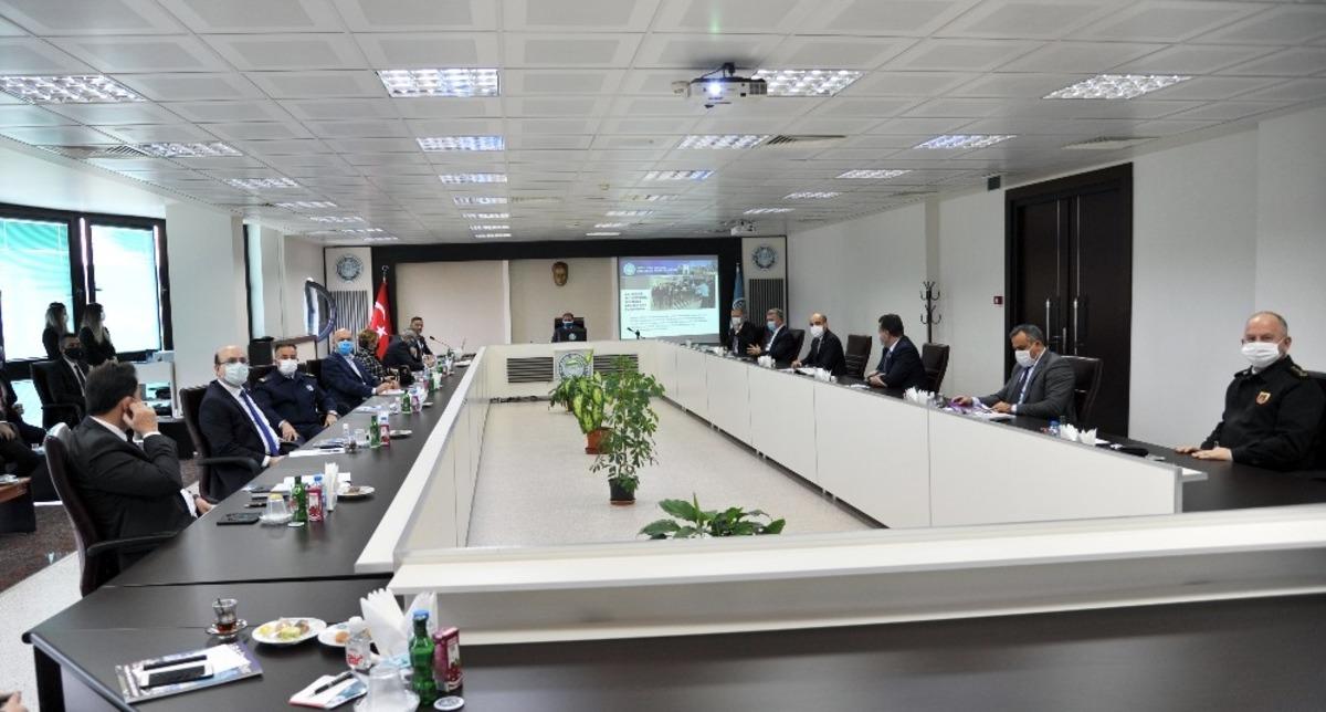Prof. Dr. İlter Kuş, &Uuml;niversitedeki gelişmeler hakkında il protokol&uuml;n&uuml; bilgilendirdi