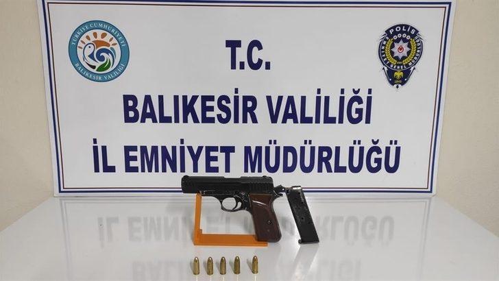 Balıkesir’de polis 20 aranan şahsı yakaladı G1