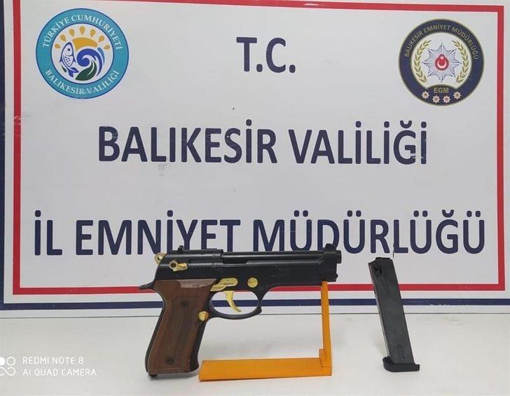 Balıkesir’de polis 20 aranan şahsı yakaladı G4