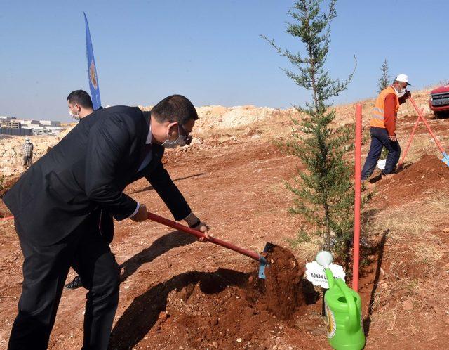 GSO’nun yılbaşı hediyesi GAGİAD ormanına fidan bağışı