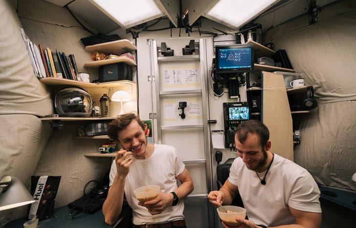 Ay’daki yaşamı deneyimlemek için 2 ay barınakta kaldılar G3