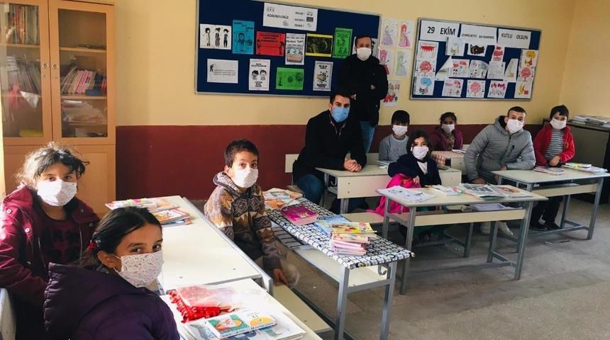 Akif &Ccedil;elik&rsquo;in anısına k&uuml;t&uuml;phane