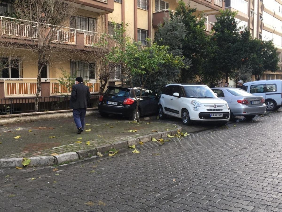 Fren yerine gaza bastı, ortalık karıştı