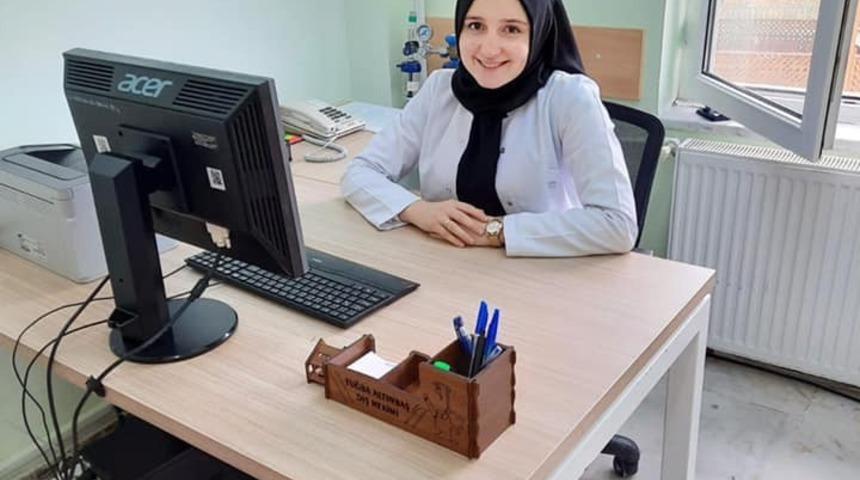 Hastaneye atanan diş tabibi görevine başladı