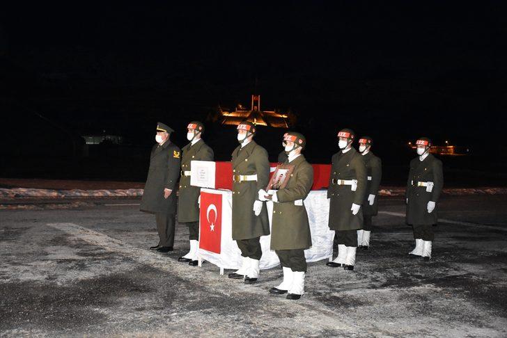 Hakkari'de çığ düşmesi sonucu şehit olan askerin naaşı törenle memleketine uğurlandı G2
